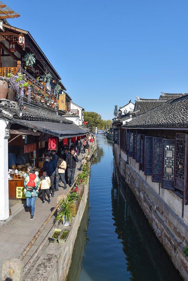 吉鹿力问答社区,解答你所有关于为什么会有一种人要跟自己好朋友同时喜欢上一个男生她才会爱上这个男生 她朋友不喜欢了她也不喜欢了?的疑问!